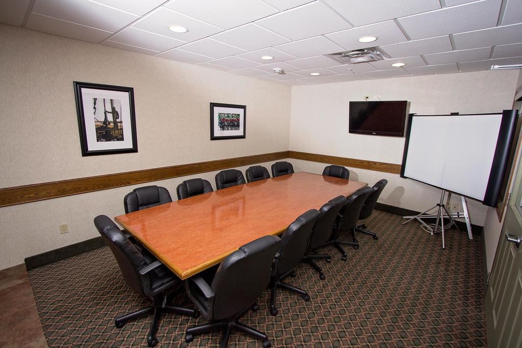 Service Plus Inns & Suites Drayton Valley Bagian luar foto