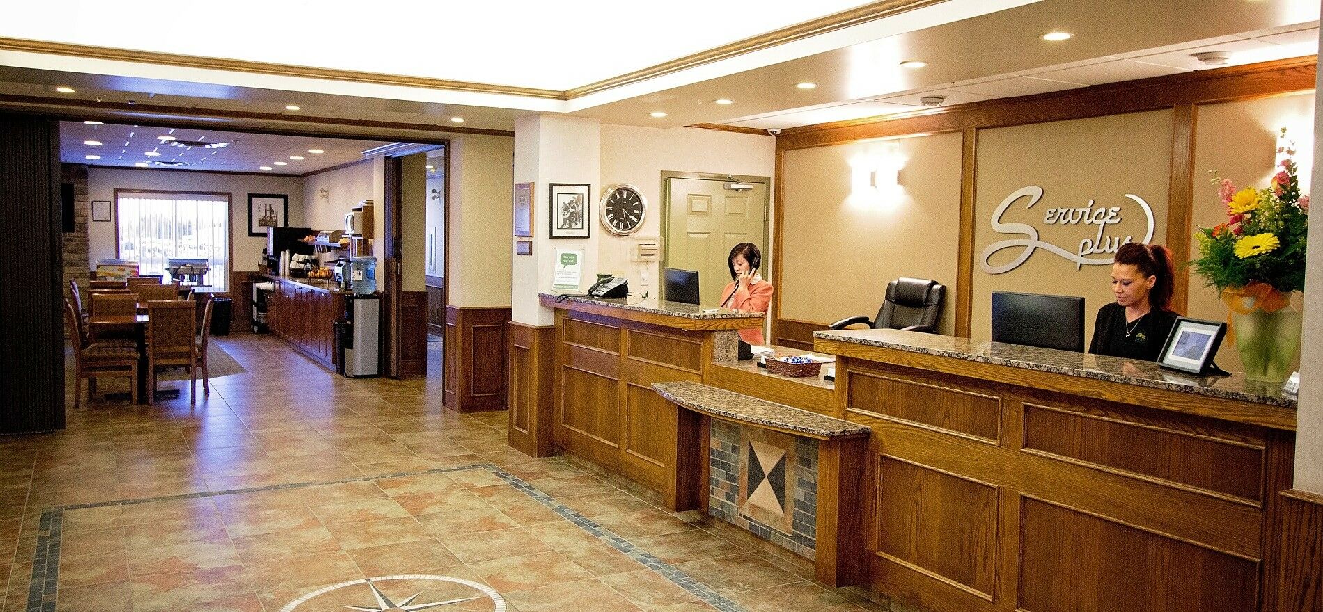 Service Plus Inns & Suites Drayton Valley Bagian luar foto